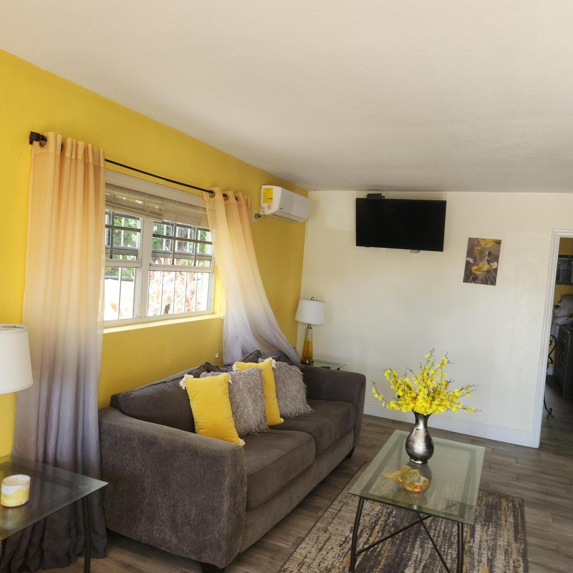 Jubilee Gardens Freeport Hotel Kültér fotó